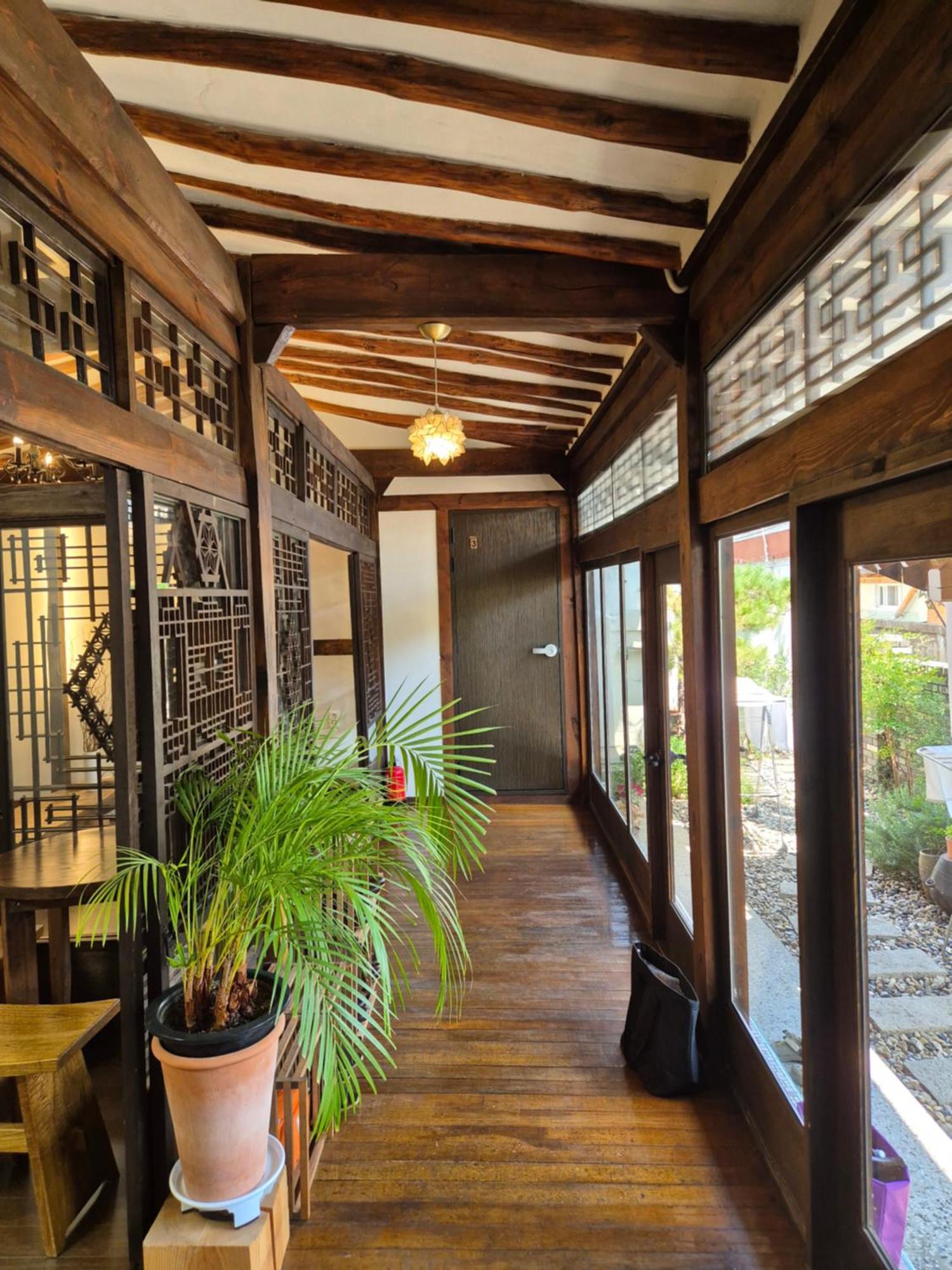 Hyuhyudang Hotel Гиеонгджу Екстериор снимка
